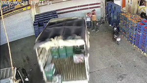 Kontrolden çıkan otomobil takla attı: 2'si bebek 4 yaralı