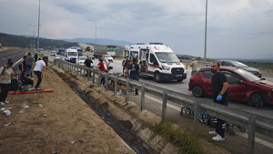 Aydın-Denizli otoyolunda feci kaza: 1'i ağır 20 yaralı
