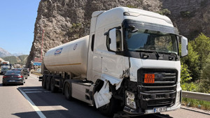 Adana'da cip ile tanker çarpıştı: 2 yaralı