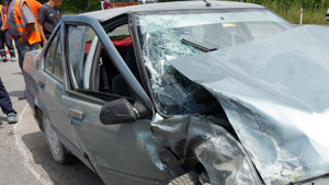 Kastamonu'da otomobil ile kamyonet çarpıştı: 3 yaralı