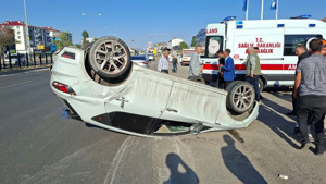 Bingöl’de çarpışan araçlardan biri ters döndü: 3 yaralı
