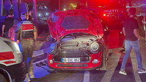 Batman’da iki otomobil çarpıştı: 3 yaralı