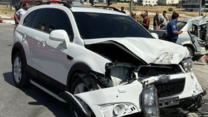 Uşak’ta otomobil ile cip çarpıştı: 3 yaralı