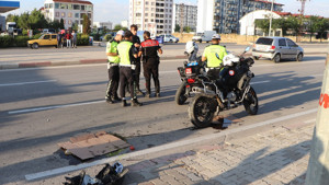 Karaman’da otomobille Yunus timi çarpıştı: 1 polis yaralı