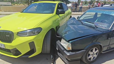 Isparta’da iki otomobil çarpıştı: 2 yaralı