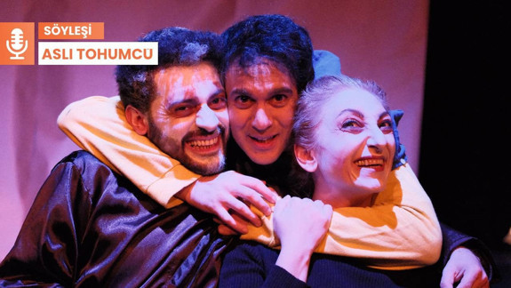 Brattberg: 'Eve Dönüşler', biri hüzünlü biri mutlu; iki melodiye sahip