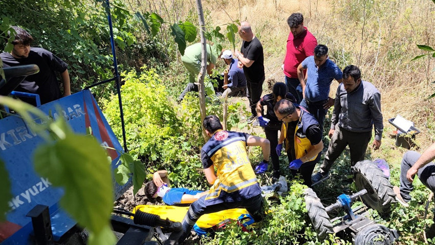 Malatya'da çapa motoru devrildi: 3 yaralı
