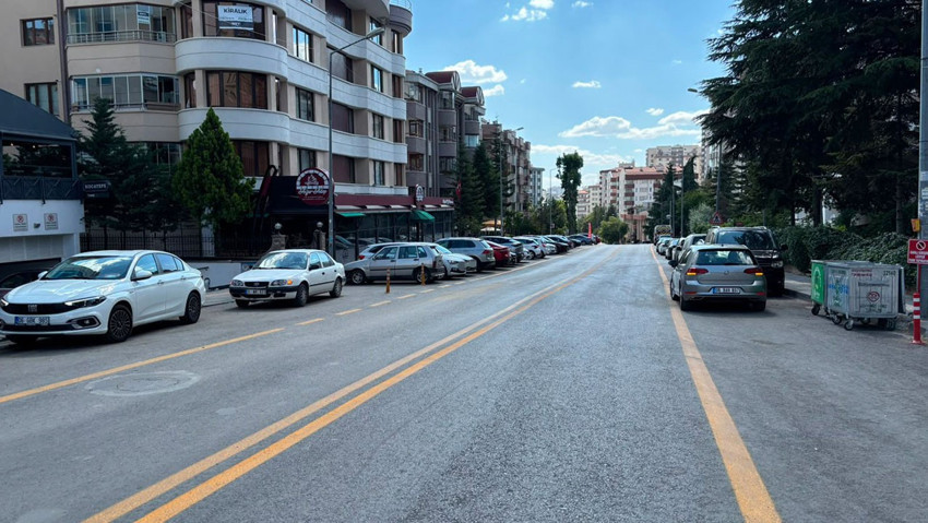 Aracının kontrolünü kaybeden sürücü 7 otomobile çarptı