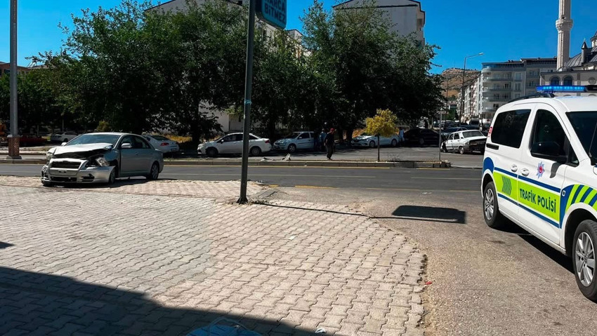 Elazığ’da trafik kazası: 3 yaralı