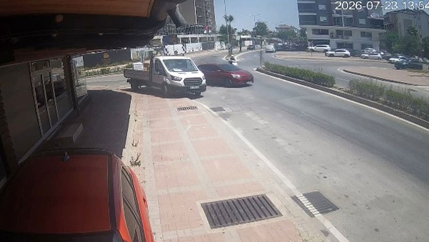 Önüne çıkan otomobile çarpmamak isterken kaza yaptı: 1 yaralı