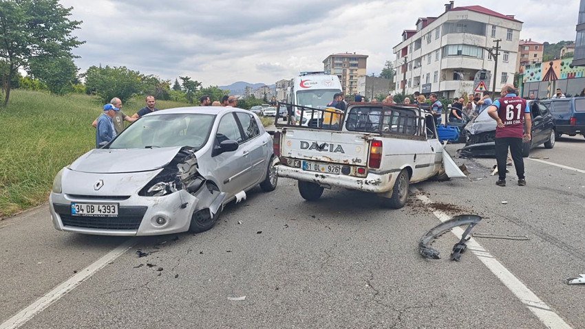 Trabzon’da zincirleme trafik kazası: 8 yaralı