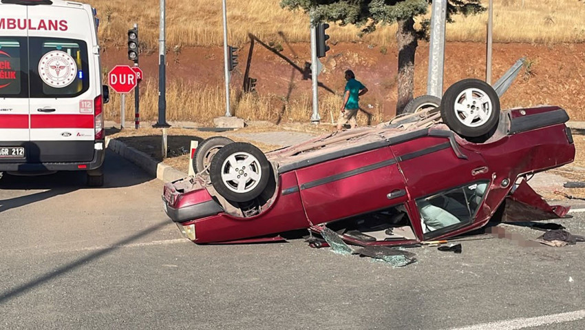 Elazığ’da kaza yapan Tofaş takla attı: 3’ü çocuk 7 yaralı