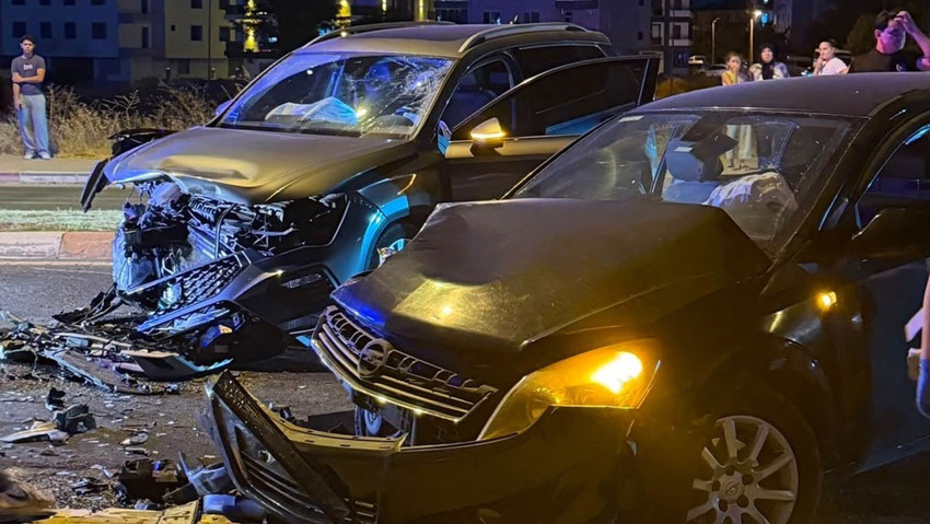 Lüleburgaz'da otomobil ile SUV araç çarpıştı: 8 yaralı