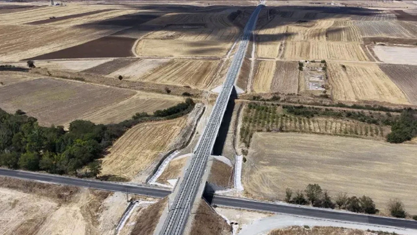 Abdulkadir Uraloğlu müjdeyi duyurdu: 4 saatlik yol 1,5 saate düşüyor